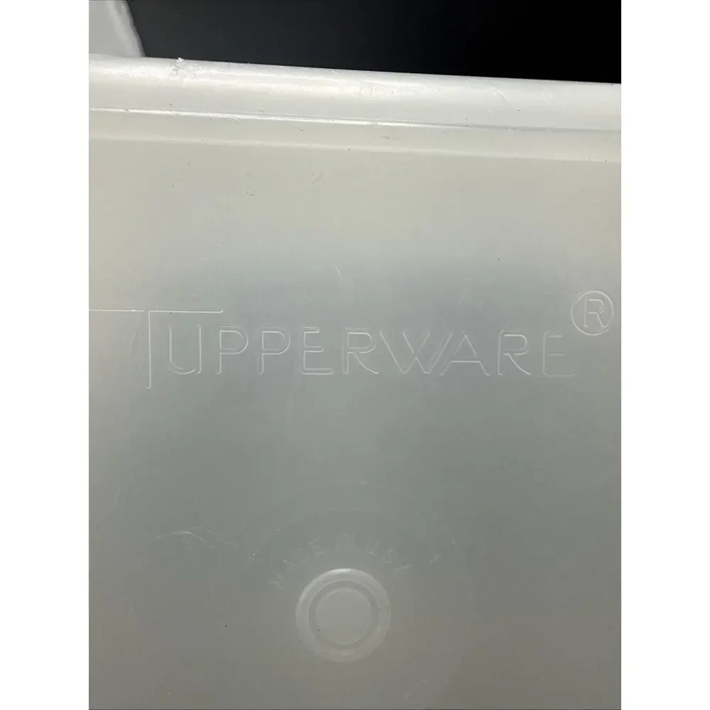 Vintage Tupperware Loaf Cake Keeper Bread Storage Container Lid 172-5 USA